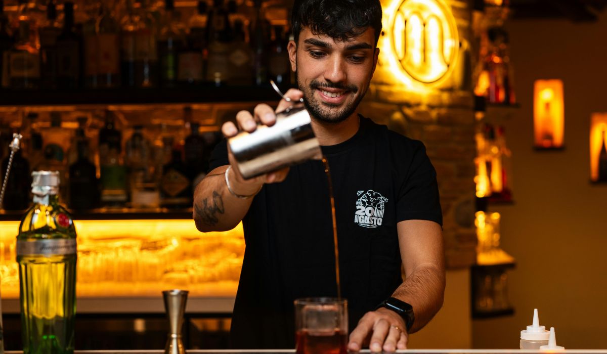 Why Are Young Drinkers Asking Bartenders More Questions? Inside India's New Bar Culture